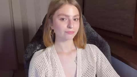 Snapshot of mollydangerous chatting on 11/30/25, 01:26 Taisha online show from 11/30/25, 01:26