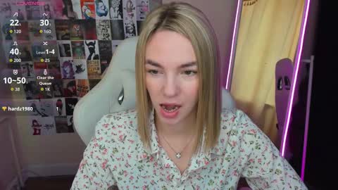 Snapshot of mollydevonn chatting on 09/13/25, 01:16 Molly online show from 09/13/25, 01:16