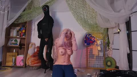 Snapshot of mollyflwers chatting on 02/25/26, 05:22 mollychan online show from 02/25/26, 05:22