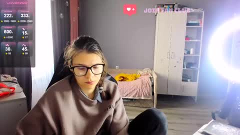  KIRA  online show from 09/15/25, 02:55