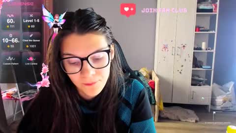  KIRA  online show from 10/23/25, 04:56