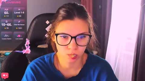 Snapshot of mollylollipop20 chatting on 01/14/26, 06:41 KIRA online show from 01/14/26, 06:41