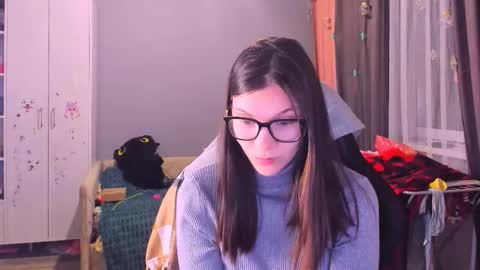 Snapshot of mollylollipop20 chatting on 02/03/26, 01:37 KIRA online show from 02/03/26, 01:37