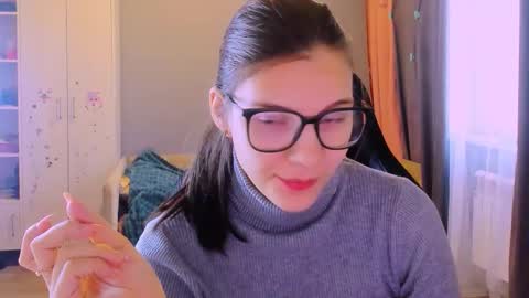 Snapshot of mollylollipop20 chatting on 03/02/26, 01:52 KIRA online show from 03/02/26, 01:52