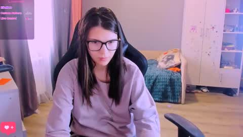 Snapshot of mollylollipop20 chatting on 03/05/26, 03:24 KIRA online show from 03/05/26, 03:24