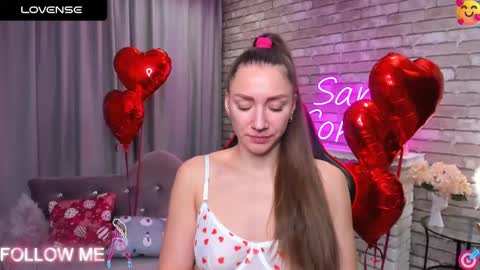 hi im Molly heregreat boobs big heart  warm pussy  online show from 02/15/25, 03:20