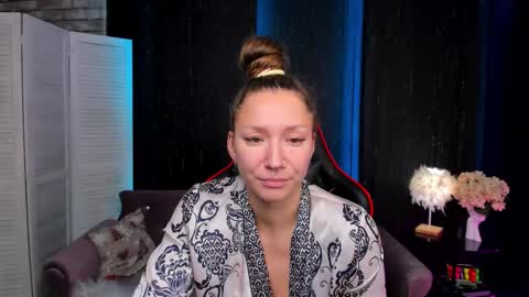 hi im Molly heregreat boobs big heart  warm pussy  online show from 11/11/25, 01:27