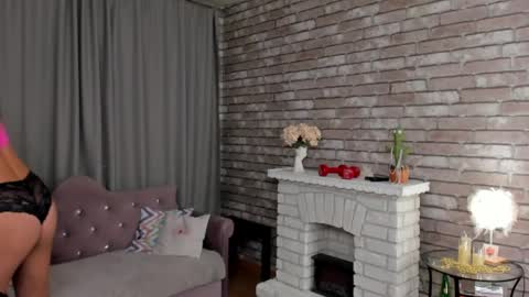hi im Molly heregreat boobs big heart  warm pussy  online show from 05/19/26, 12:05