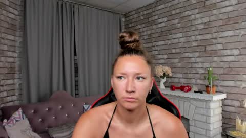 hi im Molly heregreat boobs big heart  warm pussy  online show from 06/29/26, 12:06