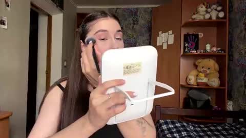Molly online show from 06/16/26, 09:23