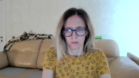 AngelMomm online show from 03/10/25, 07:53