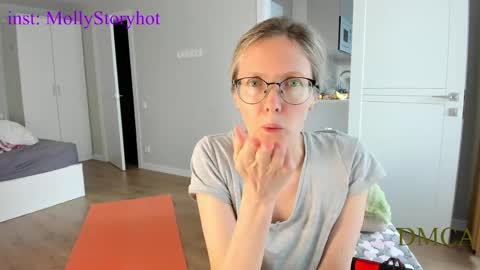 AngelMomm online show from 04/30/26, 03:57