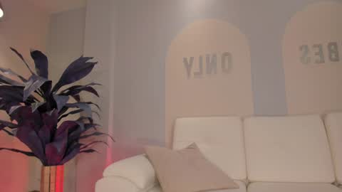 Snapshot of mollysunders_ chatting on 12/03/24, 11:02 Molly Sunders online show from 12/03/24, 11:02
