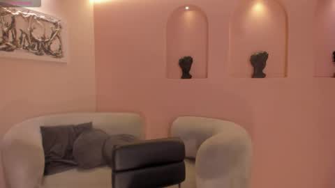 Molly Sunders online show from 11/05/25, 08:20