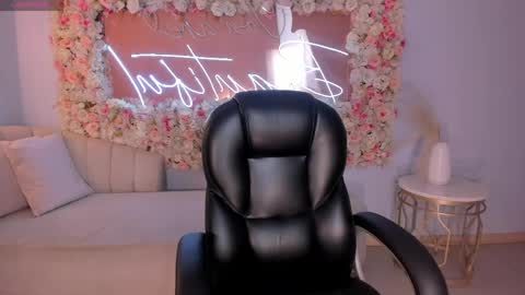 Snapshot of mollysunders_ chatting on 04/09/26, 04:56 Molly Sunders online show from 04/09/26, 04:56