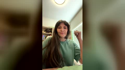Molly online show from 06/05/26, 10:15