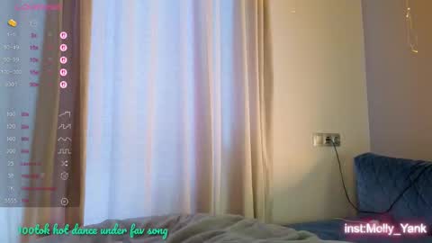 Snapshot of mollyyank chatting on 10/11/25, 11:09 Molly online show from 10/11/25, 11:09