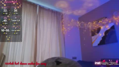 Snapshot of mollyyank chatting on 10/27/25, 09:13 Molly online show from 10/27/25, 09:13