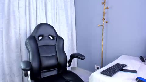 Molly online show from 03/01/25, 04:54