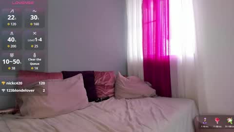 Snapshot of mollyybloom chatting on 02/09/26, 04:00 Molly online show from 02/09/26, 04:00