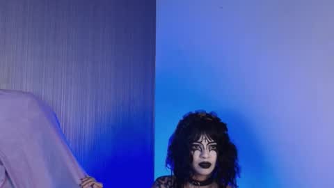 mollyycrystal online show from 11/11/25, 04:18