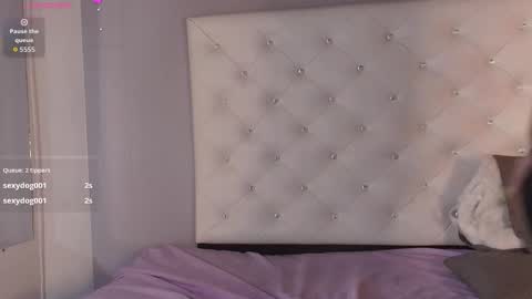 mollyycrystal online show from 12/03/25, 08:00