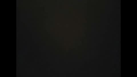Snapshot of molom chatting on 03/25/26, 11:33 molom online show from 03/25/26, 11:33
