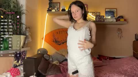 Snapshot of moltenpeach chatting on 03/11/26, 04:57 Hermina online show from 03/11/26, 04:57