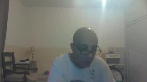 moment71200 online show from 01/08/25, 06:41