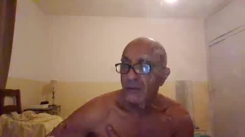 moment71200 online show from 11/07/25, 07:14