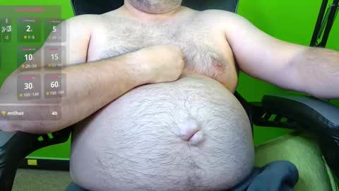 Snapshot of momentofs123 chatting on 12/17/24, 05:40 momentofs123 online show from 12/17/24, 05:40