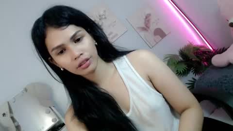 Snapshot of momi_khem019 chatting on 06/28/26, 06:41 MOMIKHEM online show from 06/28/26, 06:41