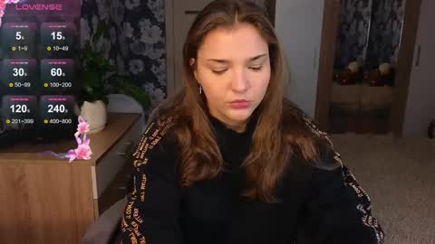 Snapshot of momiji_i chatting on 10/05/25, 09:07 Leah online show from 10/05/25, 09:07