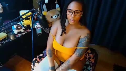 Snapshot of mommi_sh3d3vil chatting on 02/24/26, 04:38 MOMMI SH3DEVIL online show from 02/24/26, 04:38