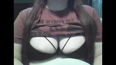 Snapshot of mommies_mooseknuckle chatting on 10/28/25, 01:42 mommies_mooseknuckle online show from 10/28/25, 01:42