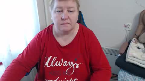 Snapshot of mommy99x chatting on 12/22/25, 08:33 Mommy99X online show from 12/22/25, 08:33