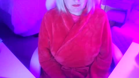 Mommy Julia online show from 05/02/26, 08:41