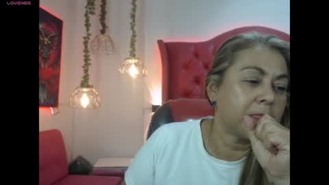 Snapshot of mommy_sex_ chatting on 08/07/26, 07:38 mommy_sex_ online show from 08/07/26, 07:38