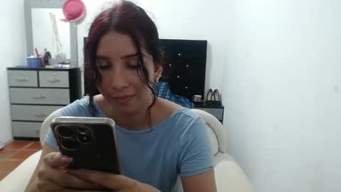 Snapshot of mommy_sexy2 chatting on 12/31/24, 07:29 zarai online show from 12/31/24, 07:29