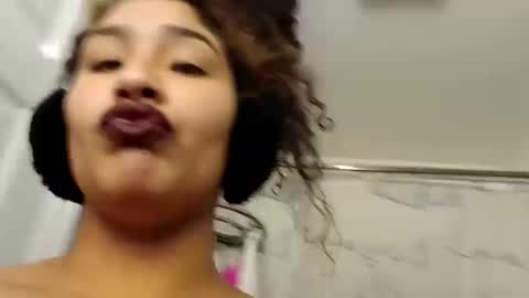 Mommy bubbles online show from 01/11/25, 02:58