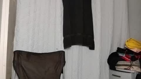 Mommy bubbles online show from 03/08/25, 01:57