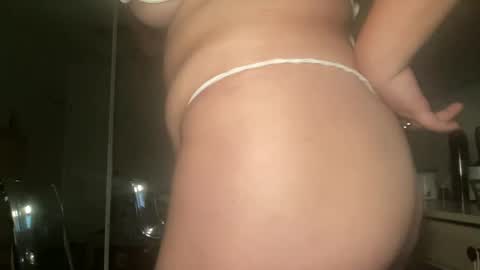 Snapshot of mommygoddess03 chatting on 09/22/25, 03:08 mommygoddess03 online show from 09/22/25, 03:08