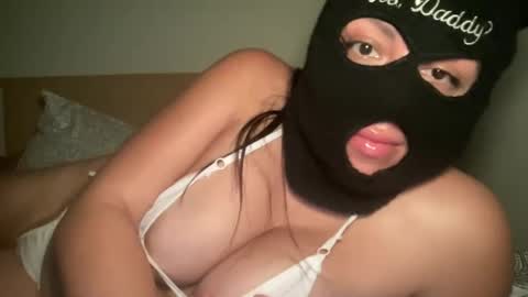 Snapshot of mommygoddess03 chatting on 10/07/25, 03:04 mommygoddess03 online show from 10/07/25, 03:04