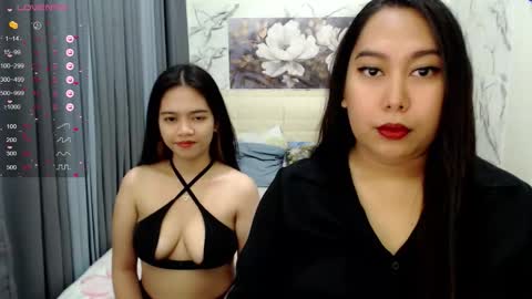 Snapshot of mommyknowsbest69 chatting on 09/23/25, 04:26 Hot Mommy Nathalie online show from 09/23/25, 04:26