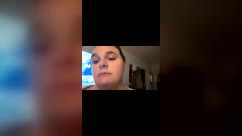 Snapshot of mommyndaddyplaytime chatting on 12/20/25, 07:48 mommyndaddyplaytime online show from 12/20/25, 07:48