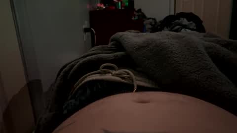 Snapshot of mommyndaddyplaytime chatting on 01/12/26, 11:04 mommyndaddyplaytime online show from 01/12/26, 11:04