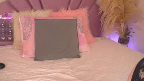 Snapshot of mommysquirt_ chatting on 02/20/26, 01:46 Kendall Evanz online show from 02/20/26, 01:46