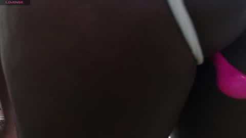 Snapshot of mommywebcam chatting on 03/06/26, 04:20 DINAH online show from 03/06/26, 04:20