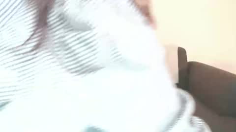Snapshot of momo612238 chatting on 12/29/24, 01:38 Momo online show from 12/29/24, 01:38