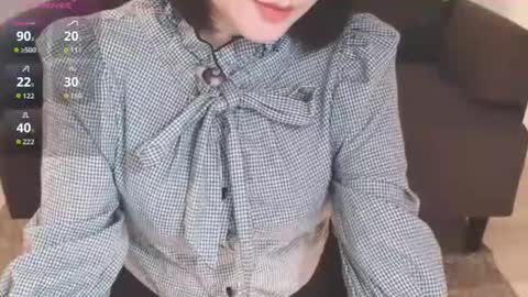 Momo online show from 11/09/25, 11:14